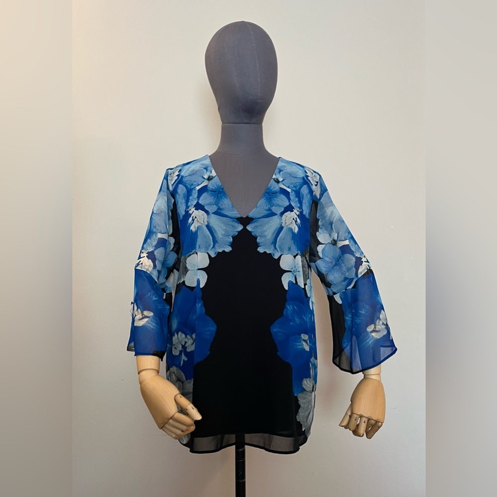 👚 Calvin Klein Sheer Blue Floral Blouse